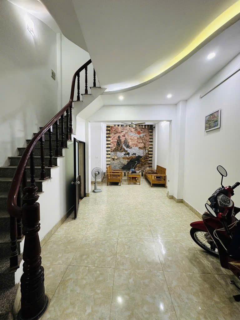  CƠ HỘI VÀNG! NHÀ TÂY HỒ - NGÕ 603 LẠC LONG QUÂN - 43M2 5 TẦNG - GIÁ CHỈ 8.4 TỶ 