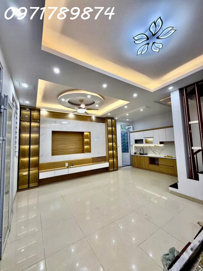  ???? Bán Nhà Kim Giang, Thanh Trì – 44m², 4T, 5.7m Mặt Tiền – Chỉ 8 Tỷ – Ô Tô Đỗ Cổng 