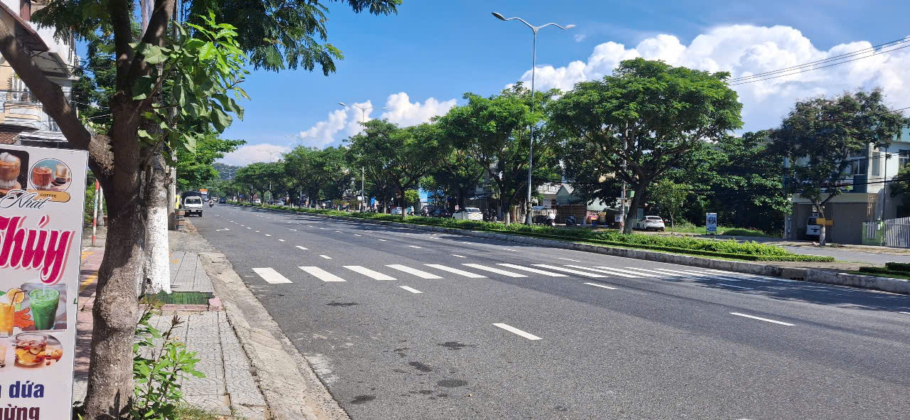  NHÀ 2T 135M2 ĐẤT MẶT TIỀN LÊ VĂN HIẾN – ĐƯỜNG 30M – LỀ 7M – TT HÒA HẢI – GIÁ HƠN 13 TỶ 