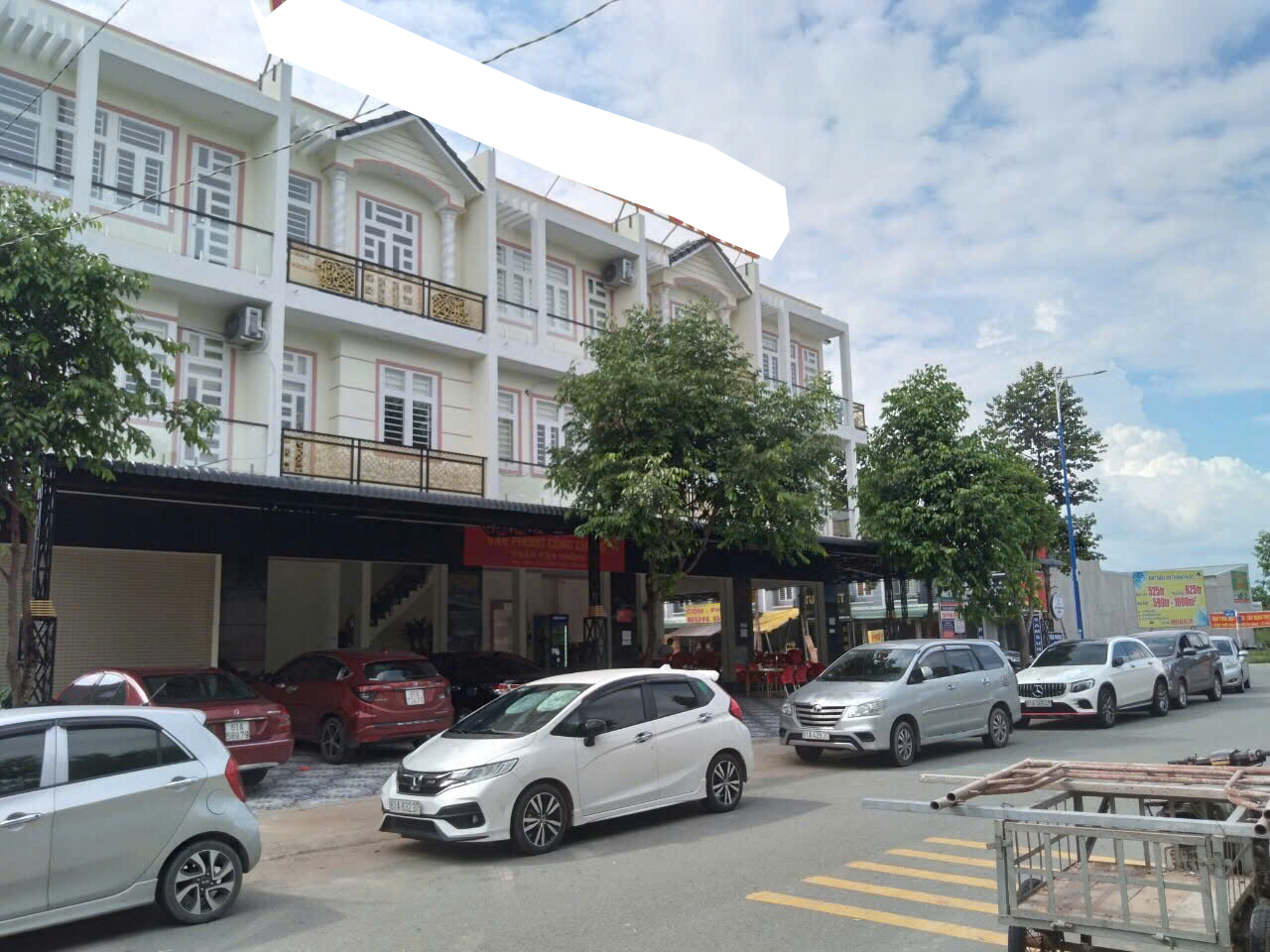  Bán nhà rẻ Vip 3 lầu lô góc 2 mặt tiền phường bến cát 