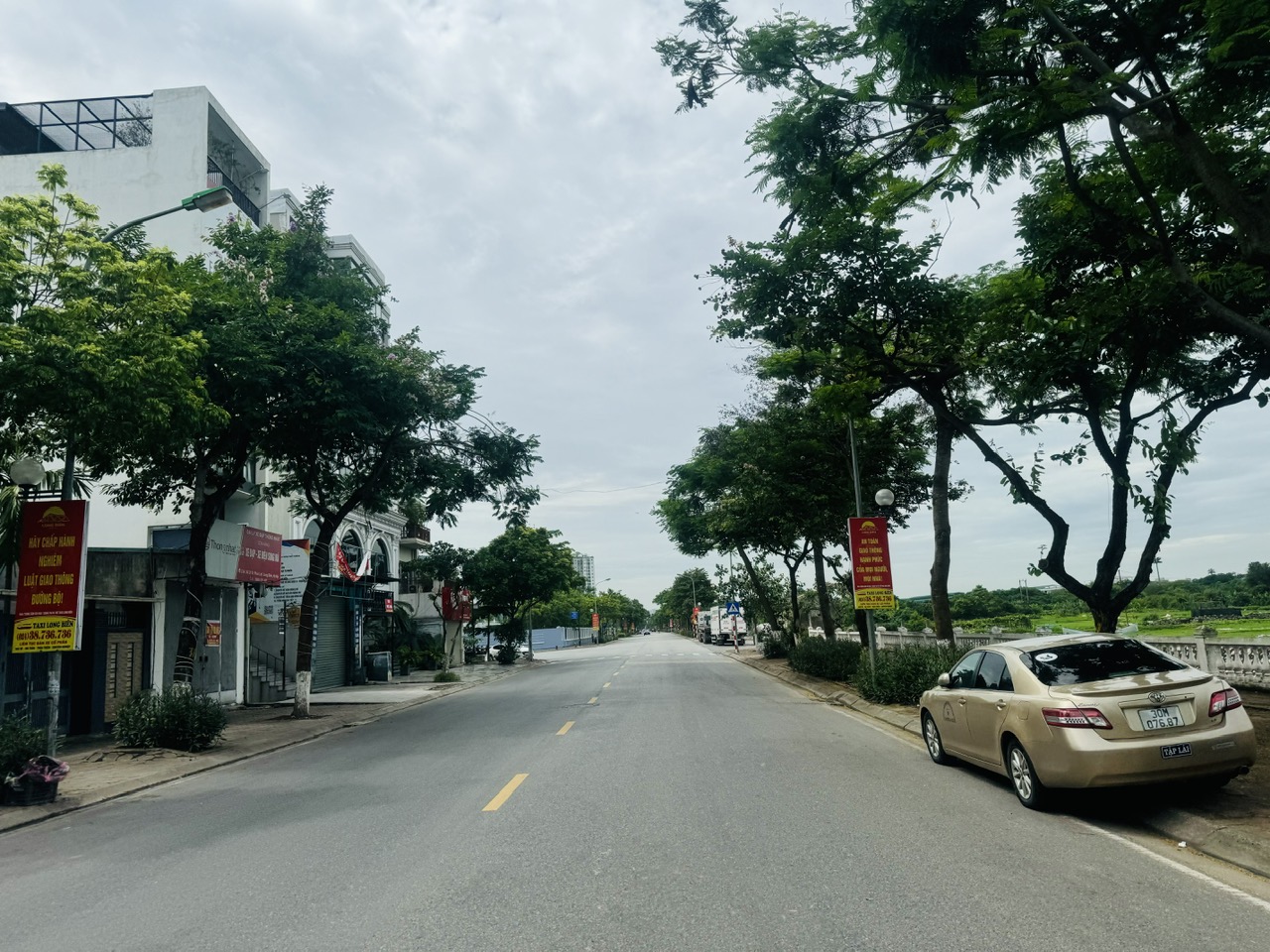  BÁN ĐẤT MẶT PHỐ PHÚC LỢI – VỈA HÈ RỘNG – KINH DOANH ĐỈNH – NHỈNH 6 TỶ 