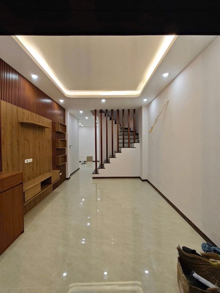  ĐỘI CẤN - 35M2 - 8 TỶ - CẠNH HỒ ĐIỀU HÒA - VÀI BƯỚC RA ĐƯỜNG Ô TÔ - NHÀ MỚI VỀ Ở LUÔN 