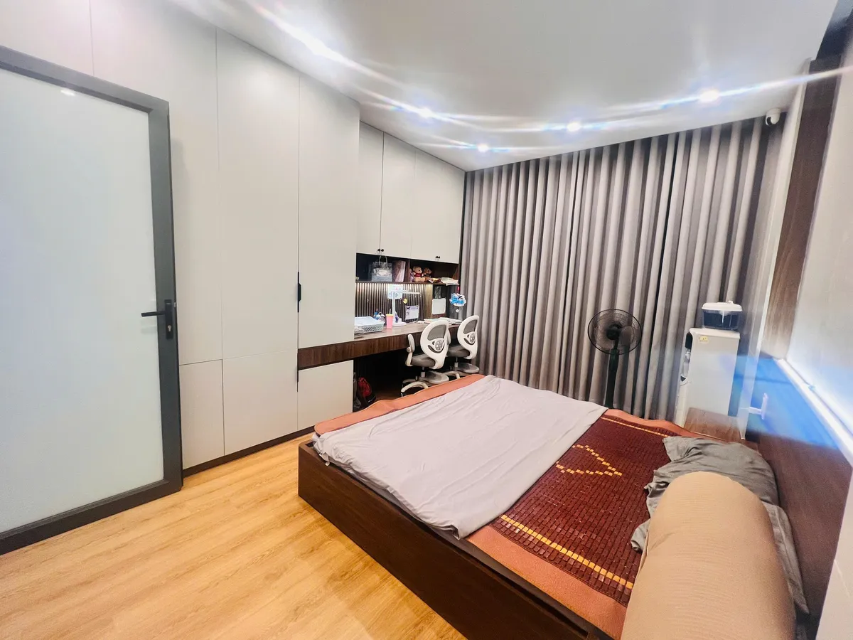  3 BƯỚC CHÂN RA PHỐ NHƯ ĐẠI LỘ 