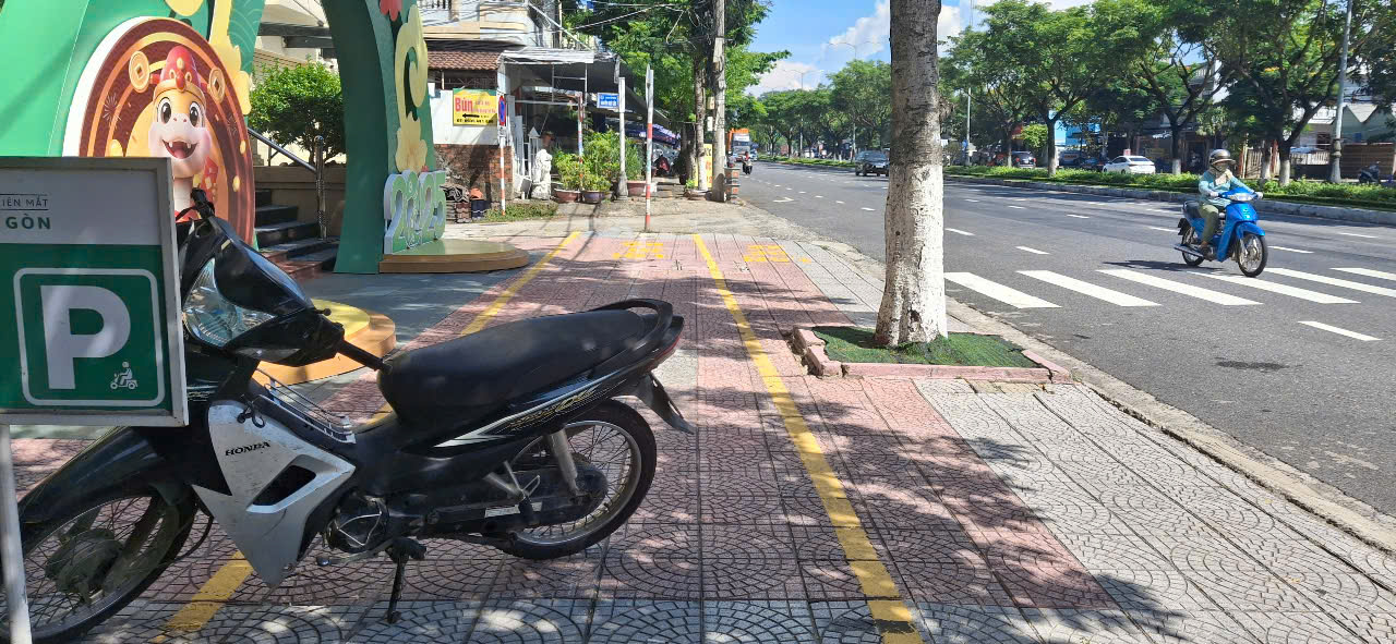  MẶT TIỀN LÊ VĂN HIẾN – ĐƯỜNG 30M – VỈA HÈ 7M – KINH DOANH SIÊU ĐỈNH – CHỈ HƠN 13 TỶ 135M2 