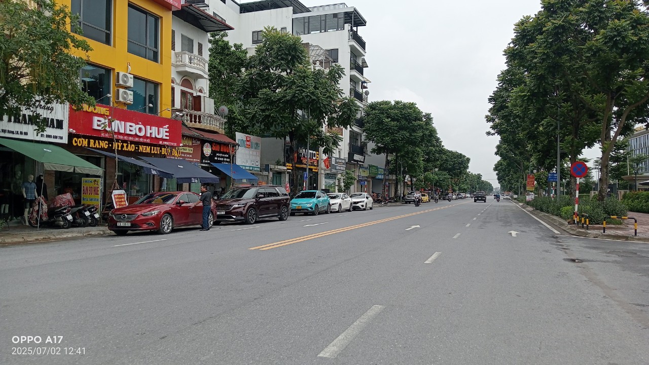  NHỈNH 26 TỶ-HÀNG F0 95,5M2 LÔ GÓC-TÁI ĐỊNH CƯ NGỌC THỤY-LONG BIÊN-KINH DOANH-VĂN PHÒNG-VIEW ĐƯỜNG 21M SÁT HỒ CÔNG VIÊN. 

???? Thửa đất thuộc khu tái định cư Ngọc Thụy, trung tâm Long Biên 