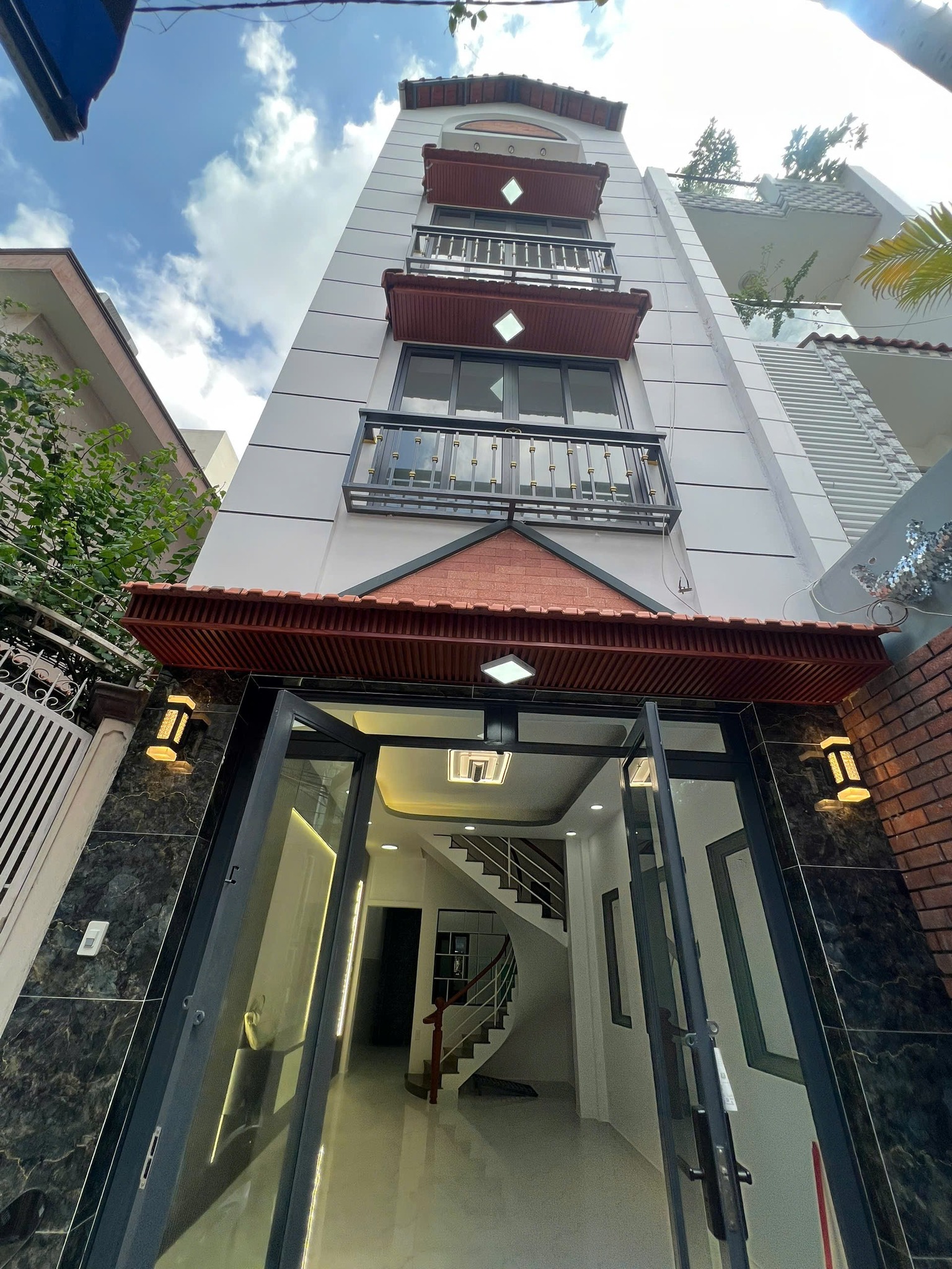  Bán nhà phố Nguyễn Bửu, Quận 5 -  Trần Hưng Đạo, DT: 3,8x14m, 4 Tầng - 4 PN, 8,9 tỷ. 