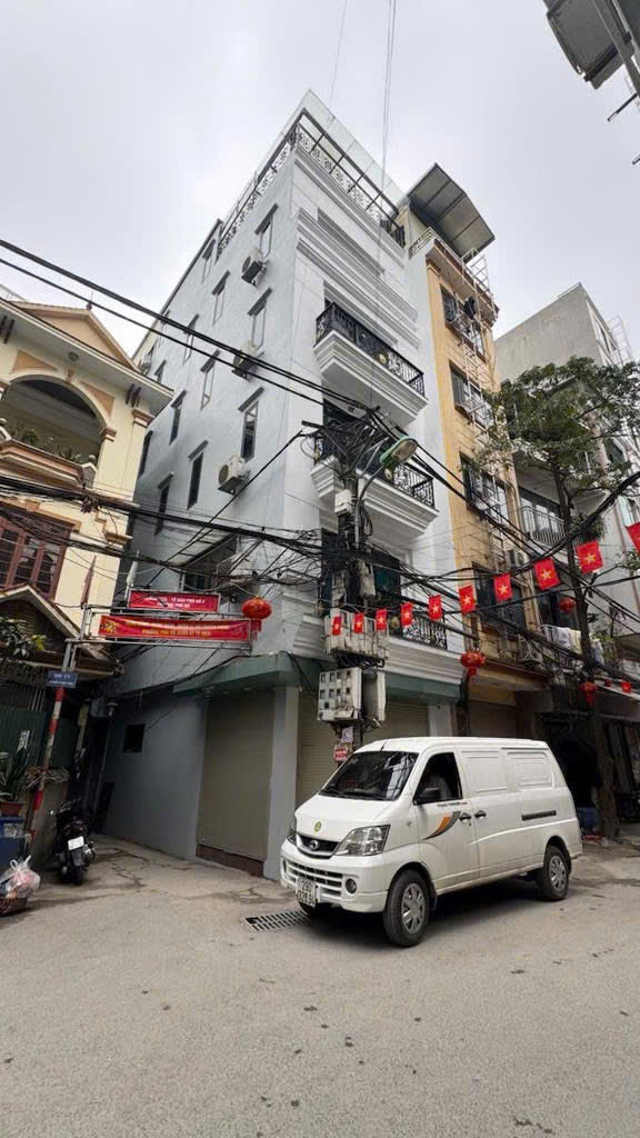  BÁN NHÀ SĐCC NGAY- Ngõ 521 Trương Định, q.Hoàng Mai. Ô TÔ VÀO NHÀ - 45m × 6T- Lô góc thoáng , sáng nhiều tiện ích 