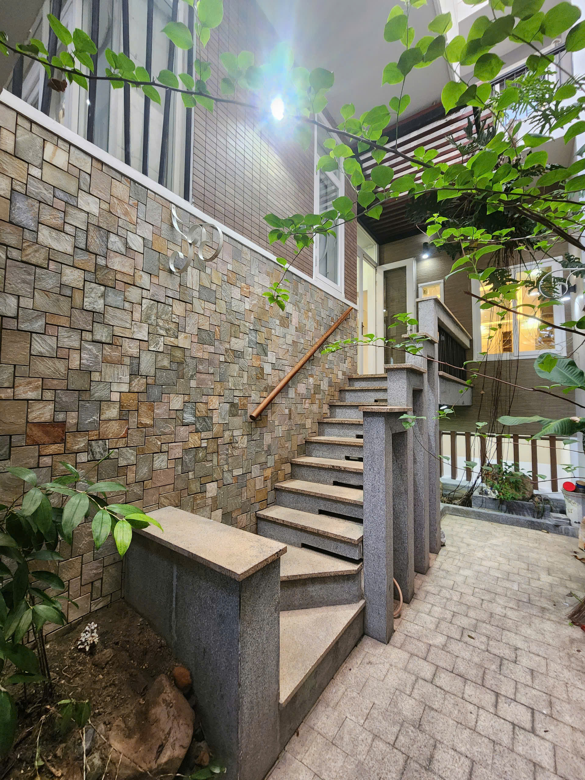  Cho thuê Biệt Thự mini mặt tiền ngay Trung Tâm Biển, phường Nha Trang 