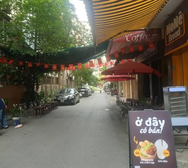  Bán nhà phố Xuân Thủy – ô tô, kinh doanh – 60m², mặt tiền 4.5m, chỉ nhỉnh 17 tỷ 