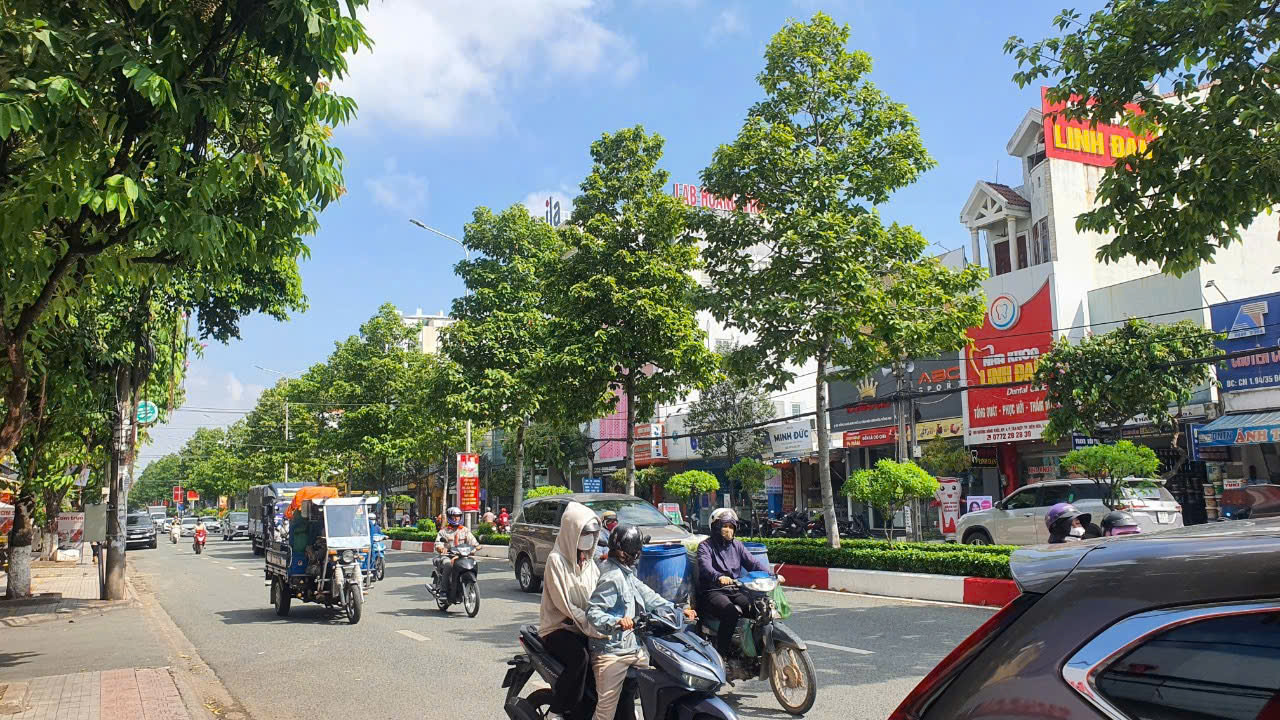  Cơ hội vàng cho nhà đầu tư. MT Đồng Khởi, đối diện BVĐN 8,4 x 24 chỉ 27 tỷ 