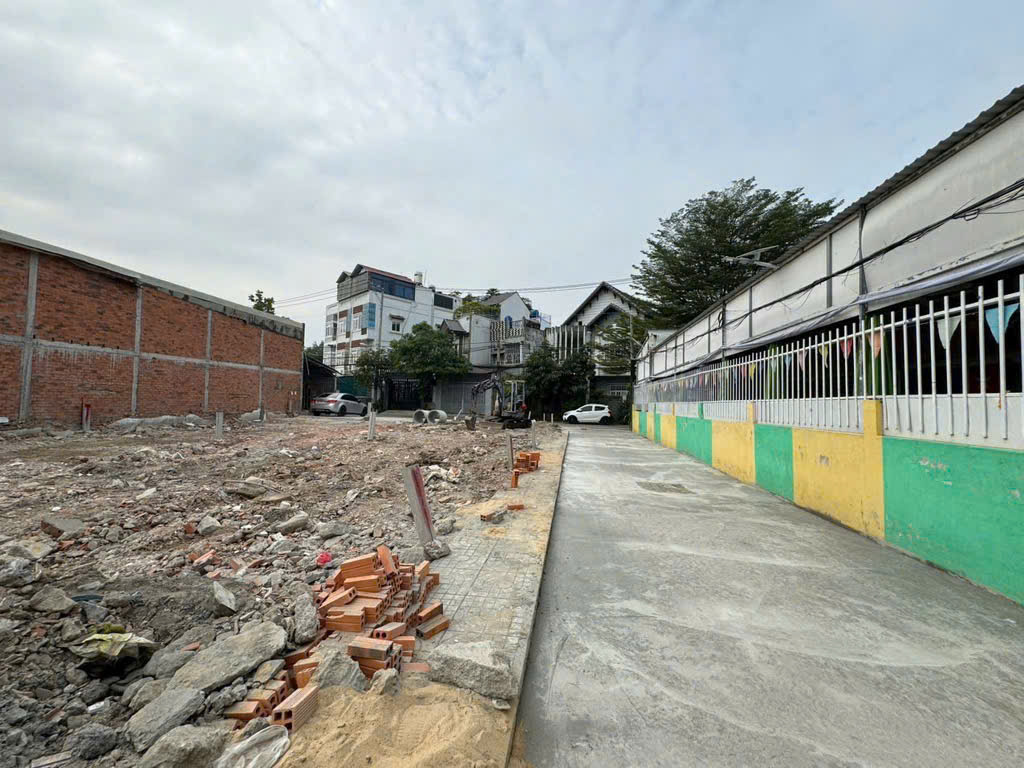  ✈️Bán đất thổ cư hẻm xe tải đường Thạnh Xuân 43 quận 12 chỉ hơn 3 tỷ - DT 60m2 (4x15) 
◾️Diện tích ngang 4m dài 15m CN 58,4m2
◾️Hiện trạng đất trống đã san lắp
◾️Đường trước nhà 5m hẻm cụt an ninh
◾️Hướng Tây Bắc
◾️Pháp lý chuẩn SHR công chứng ngay
????Vị 