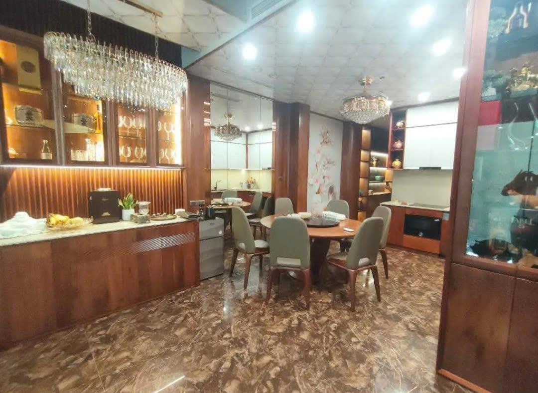  SỞ HỮU NGAY NHÀ ĐẸP LÔ GÓC  3 MẶT THOÁNG  - GIÁ NÀO CŨNG BÁN - Vị Trí Đắc Địa  Văn Quán 