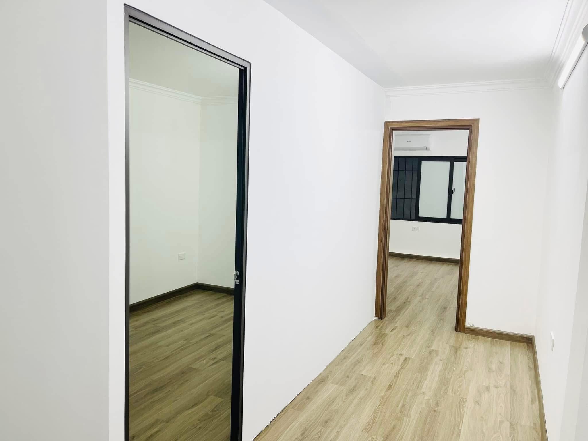  Cho thuê CCMN Phố Minh Khai, 50m2, 2 ngủ, 1 WC, 7.5 Triệu (ở tối đa 4 người) 