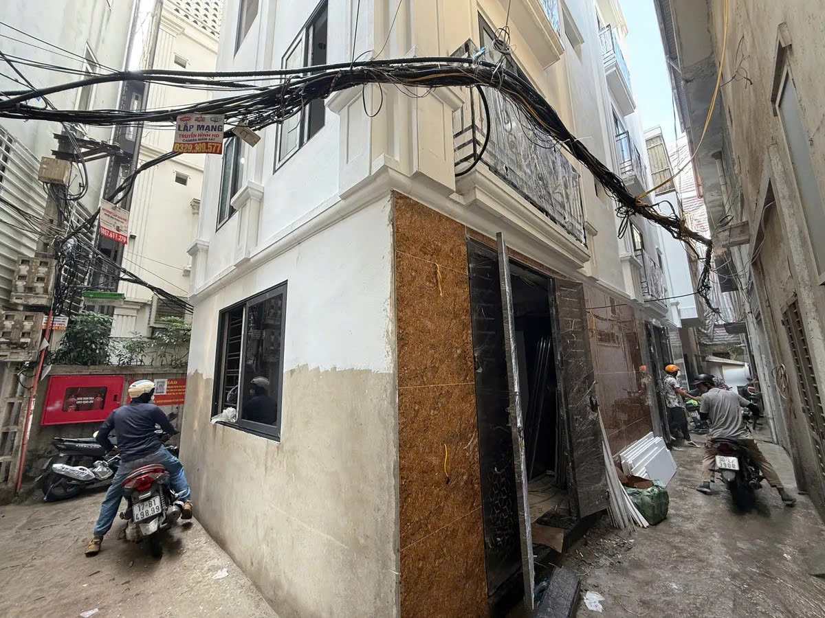  Bán Nhà Vũ Thạnh 32m2. 6 tầng. mặt tiền 6.5m.  giá 9.5 tỷ Đống Đa Hà 