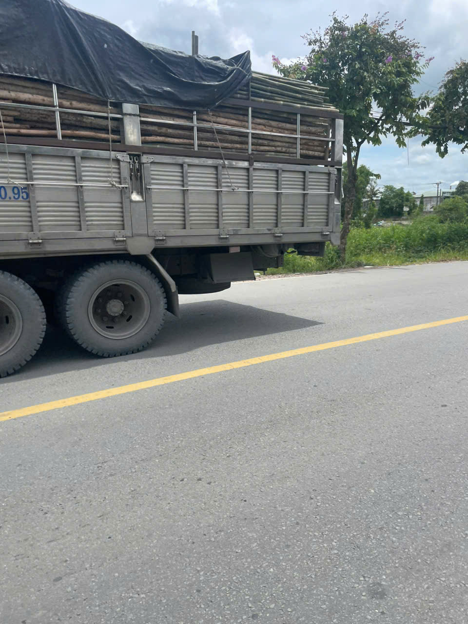  Bán đất mặt tiền 8x70m giá 10,5 tỷ Đường Đặng Công Bỉnh 
