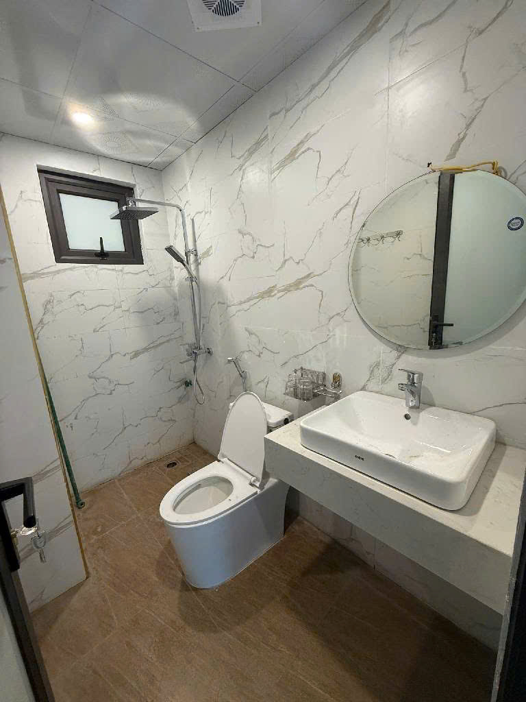  NHÀ LIÊN MẠC – 42M2 X 5 TẦNG – Ô TÔ TRÁNH – NGÕ THÔNG – KINH DOANH TỐT – GIÁ 8.1 TỶ 
