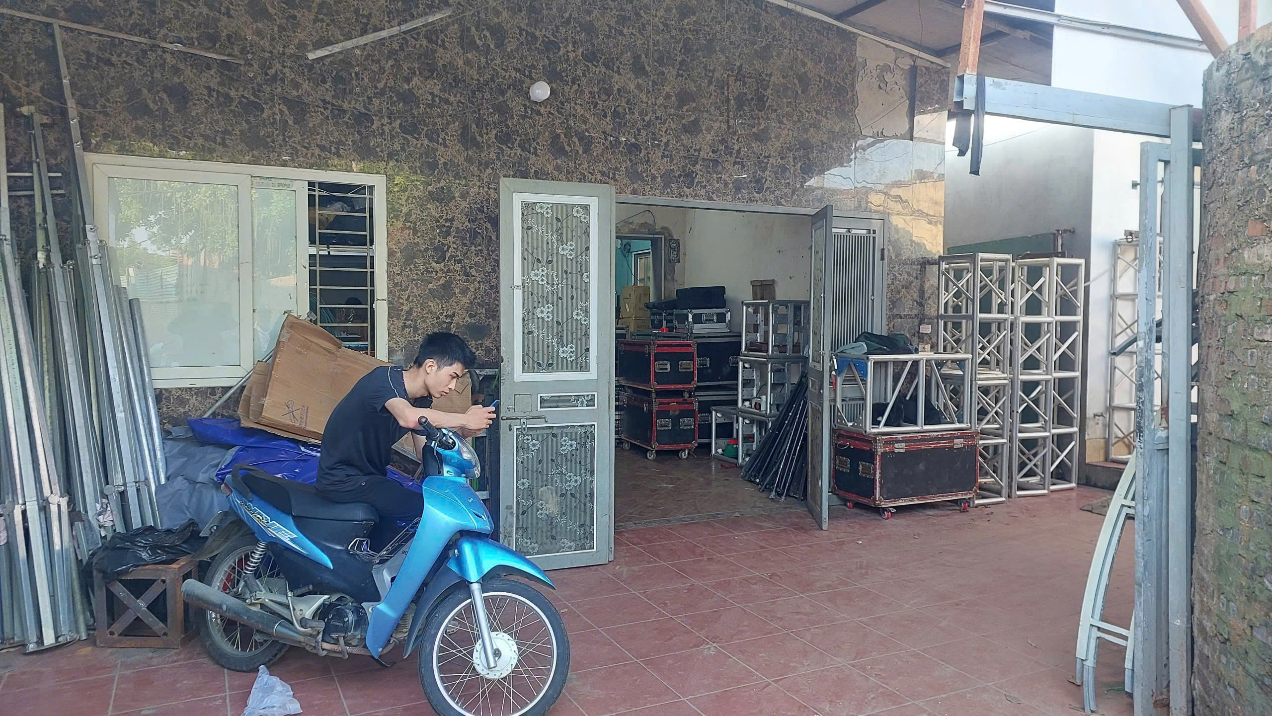  Chính chủ bán nhà tại phố An Dương, ô tô tải vào nhà cho  thuê dài hạn(10 triệu/tháng). 