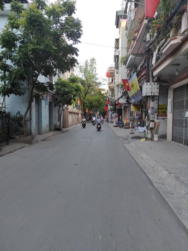  Bán nhà 40m2 Quận Thanh Xuân- Gần hồ, trường, chợ- Xách vali về ở ngay 