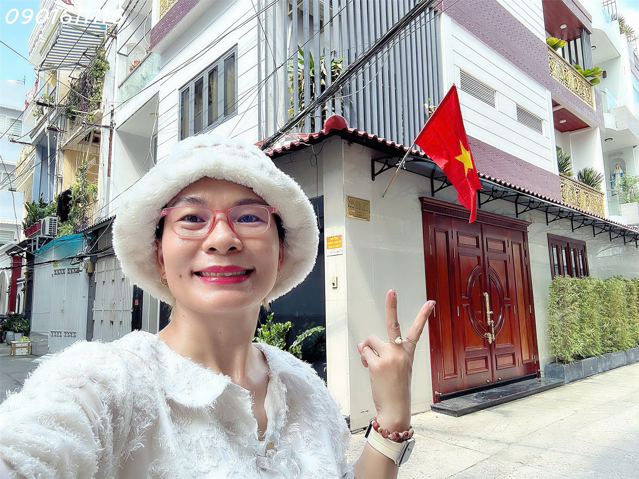  BÁN BIỆT THỰ PHONG CÁCH HIỆN ĐẠI - CĂN GÓC 2 MẶT TIỀN Đ. NGUYỄN CẢNH CHÂN & TRẦN HƯNG ĐẠO, QUẬN 1 