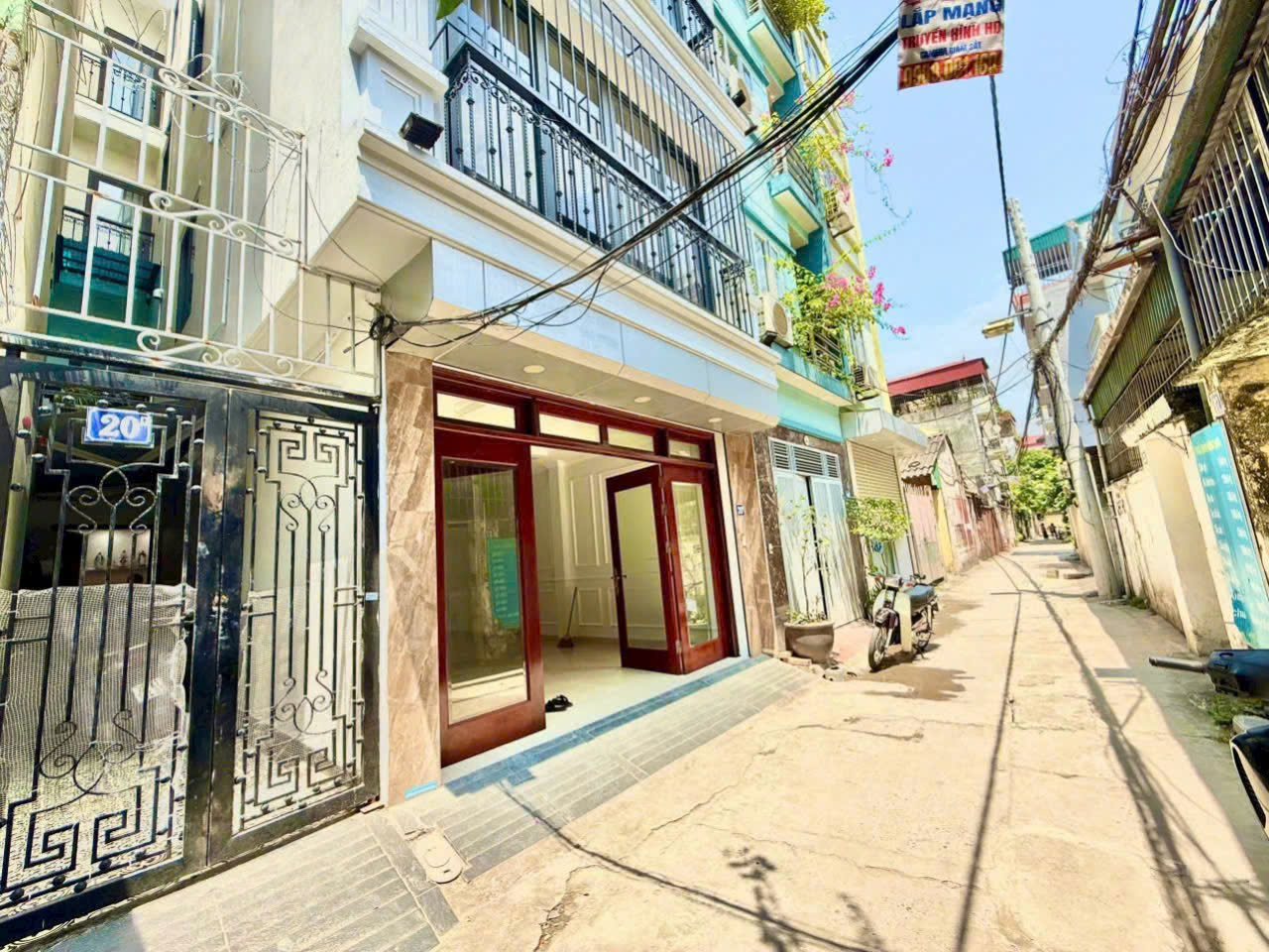  Bán nhà 5 tầng mới đẹp – Bồ Đề, Long Biên – Ô tô vào nhà – Giá 12,95 tỷ 