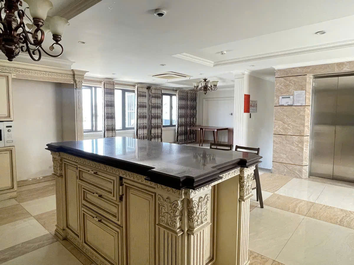  6 tầng Thang Máy, Lô Góc, Vị trí KD ĐỈNH, lk Quận 10, kẹt vốn cần BÁN GẤP 