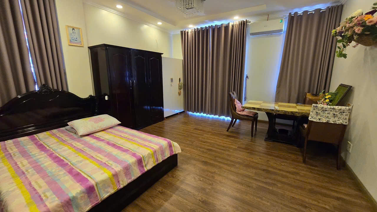  bán nhà 5 tầng mặt tiền trần bình trọng 11,5 tỷ Diện tích đất: 91m² ngang 5,9m
Giá bán nhanh: 11,5 tỷ.
Lh : e Bích 