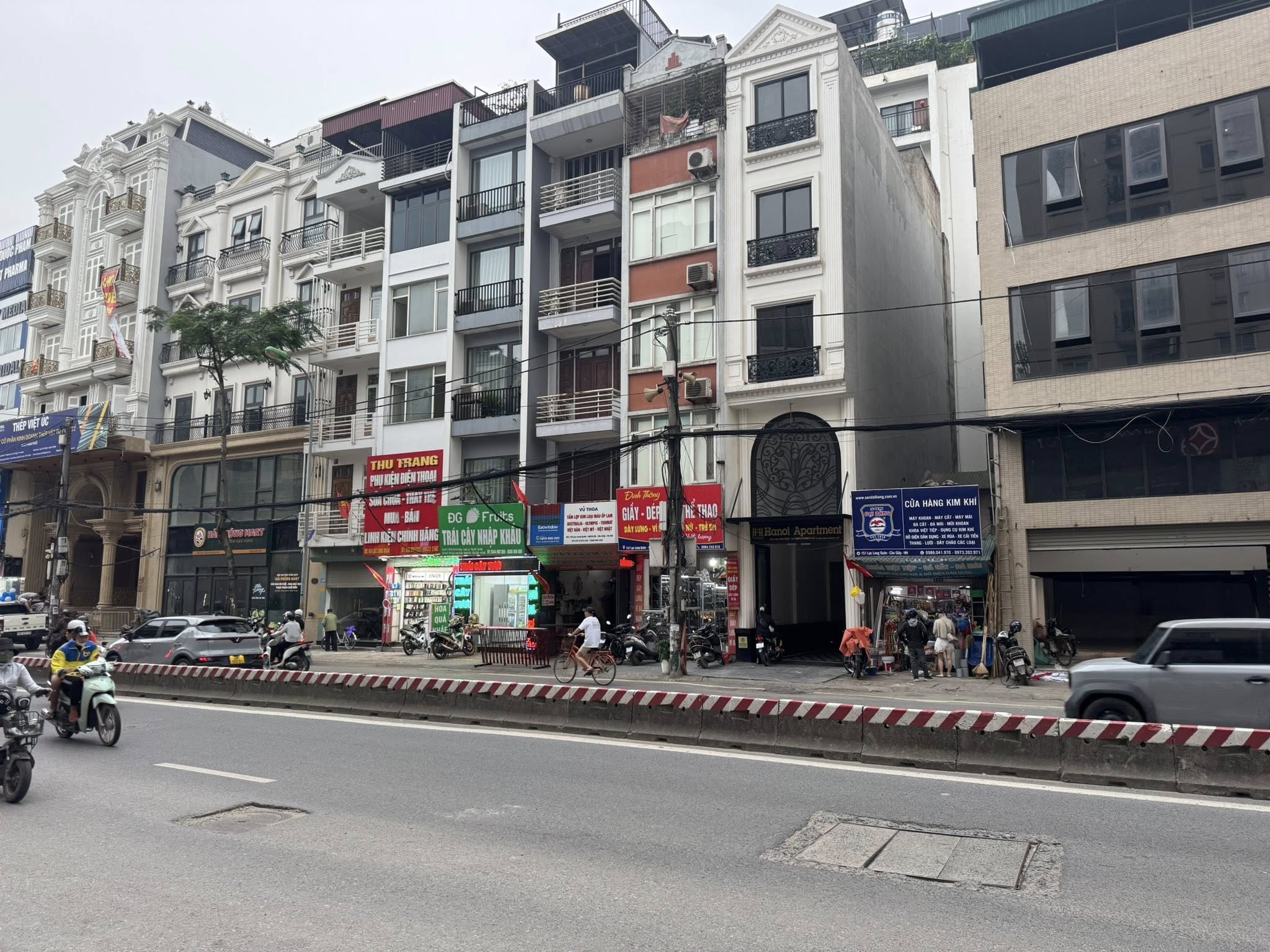  Mặt Phố LẠC LONG QUÂN 140/151m, 5Tầng, MT 7.1m 88 Tỷ, Vỉa hè rộng, KD sầm uất 