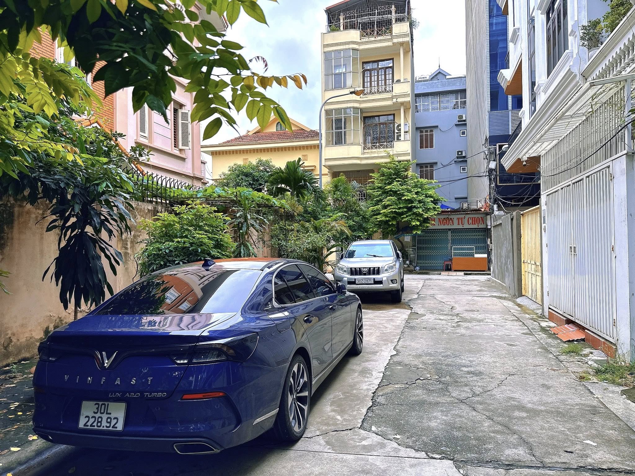  CỰC HIẾM- Phân Lô Ôtô tránh-Hoàng Quốc Việt (Nghĩa Đô) 60m/5Tầng/MT 4.7m 25.5 Tỷ 