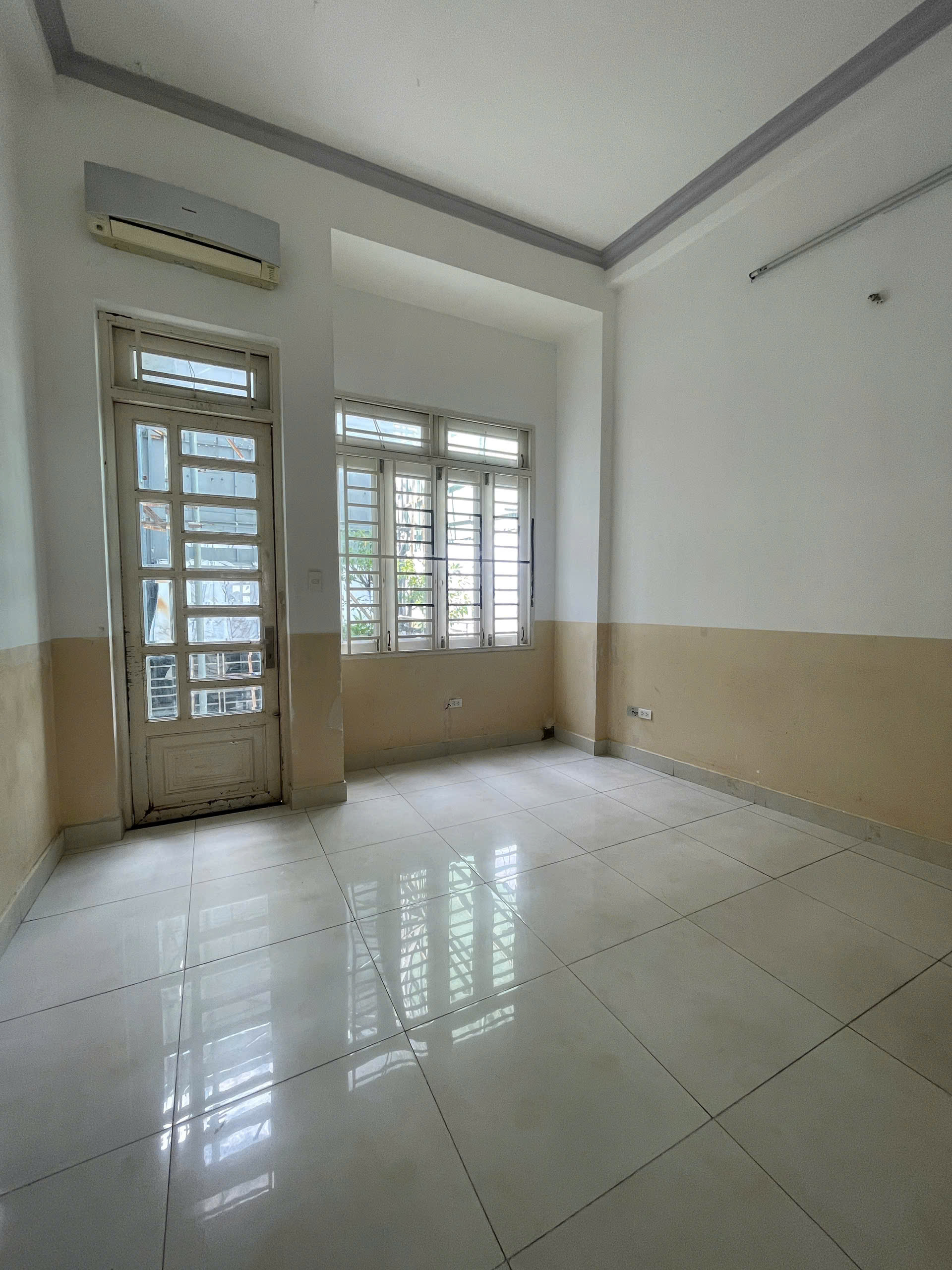  CHO THUÊ NHÀ 2  MẶT TIỀN - PHAN VĂN TRỊ- GÒ VẤP - DT 320 M2 - GIÁ 40 TR/THÁNG. 