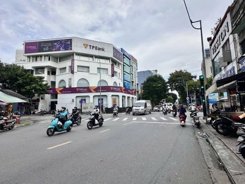  Bán nhà Mặt tiền Lê Văn Sỹ - gần Hoàng Văn Thụ, 7,5/10,5x35m, 2 Tầng, HĐT 60 tr, 95 tỷ. 