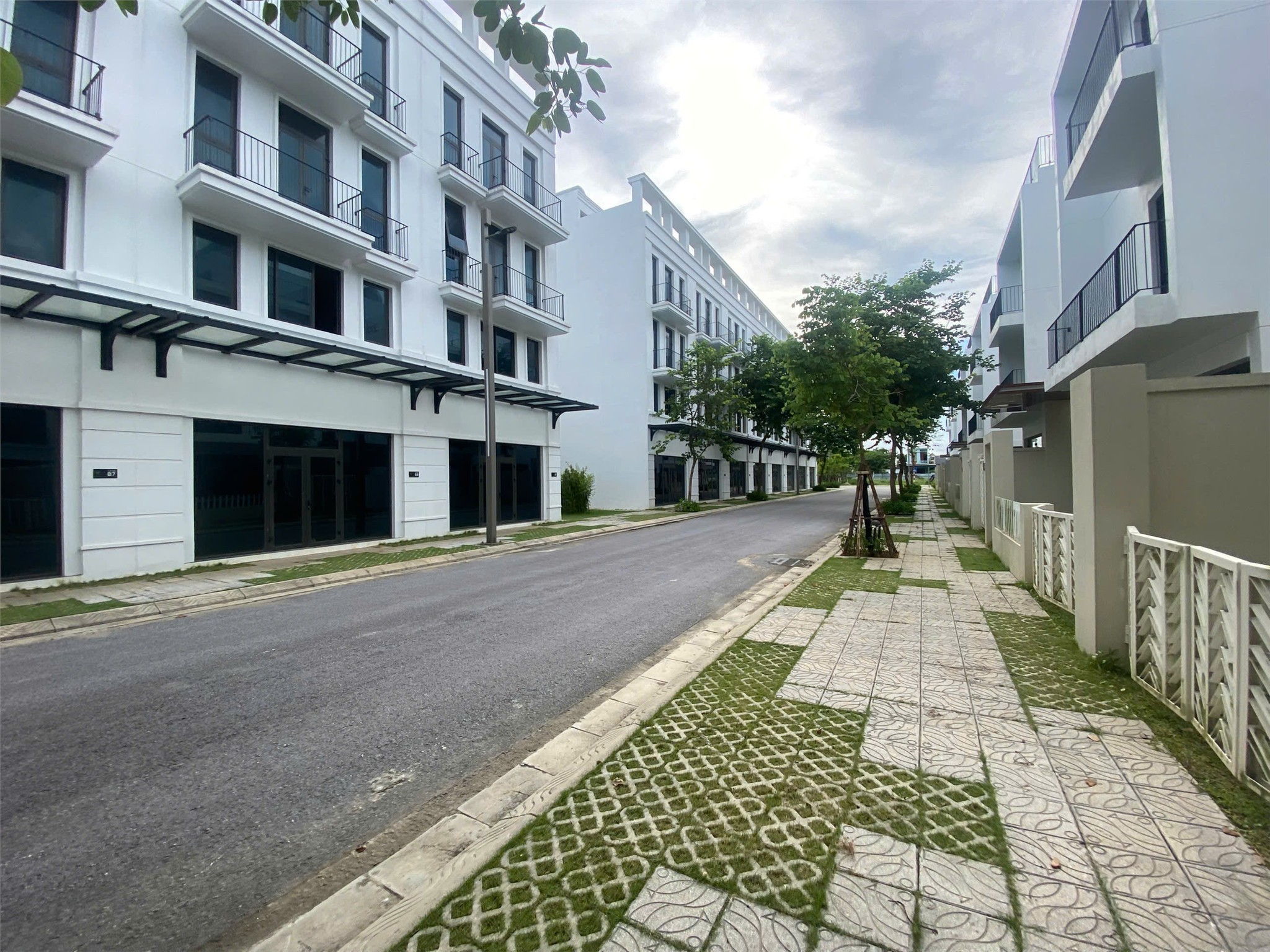  SHOPHOUSE MẶT BIỂN, VLASTA SẦM SƠN. SỔ LÂU DÀI –  GIÁ TỪ 6 TỶ!. LH: 0966 343 969 
