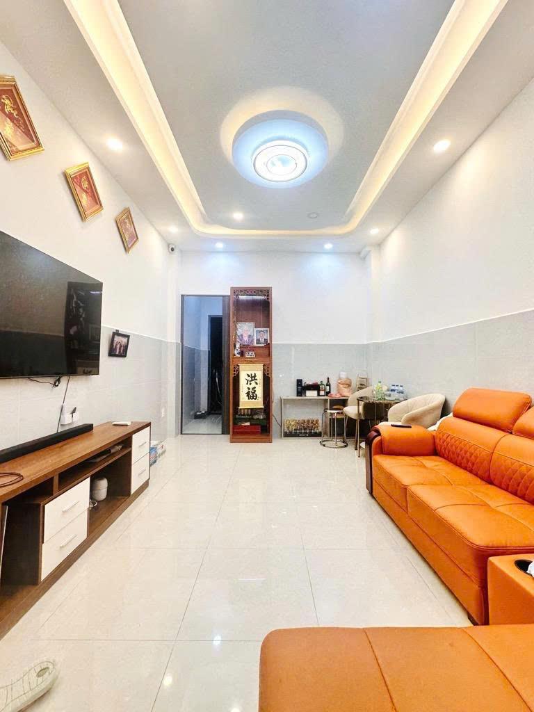  Nhà NGỘP hẻm 525 Huỳnh Văn Bánh 56m2 4 tầng mới xe hơi vi vu gần Trường Sa chỉ 9.5 tỷ 