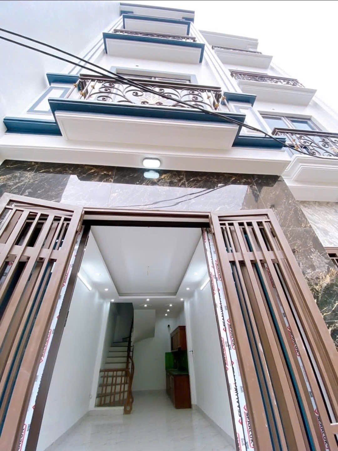  Cho thuê nhà ngõ Nhân Trạch - Hà Đông, 35 m2* 4 tầng, 3 ngủ, 3 vệ sinh, 9 triệu - ở 7 người 