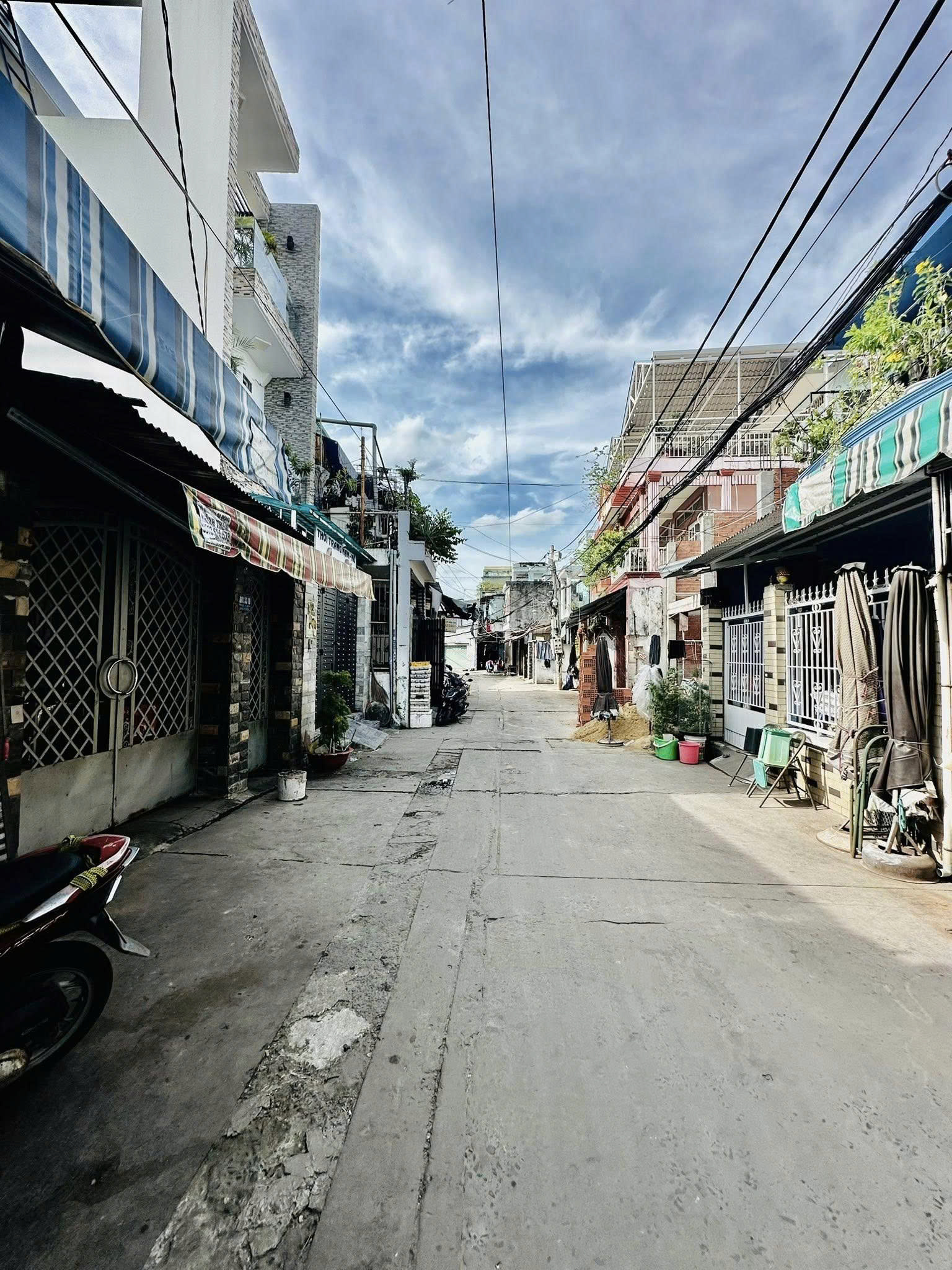  Bán nhà Hẻm xe hơi Thống Nhất - gần Lê Đức Thọ, 5,5x30m, nở hậu 7,3m, Cấp 4, 12,8 tỷ. 
