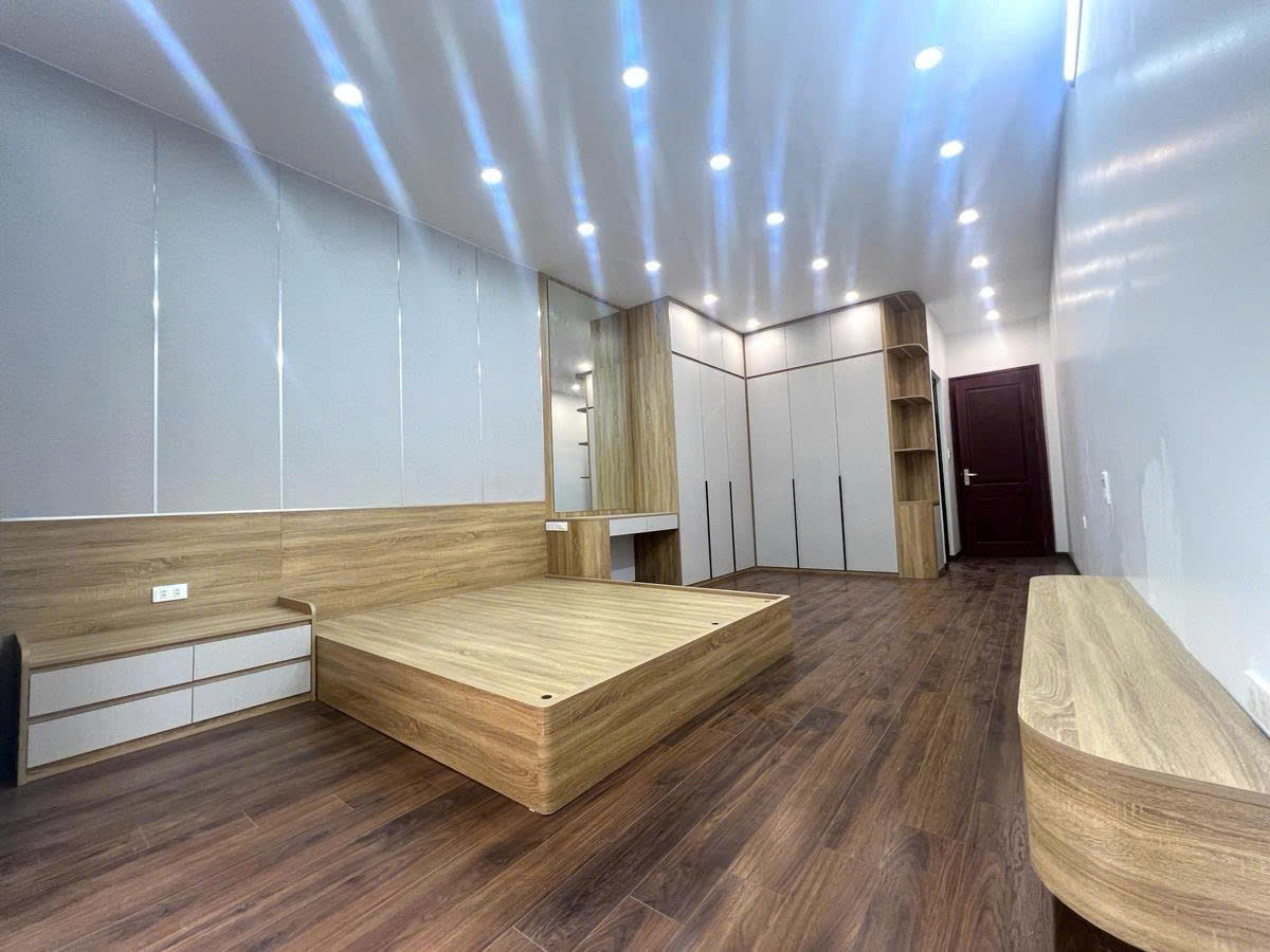  ????Thiện Chí????Ô tô vào nhà, Phùng Chí Kiên 45m 6T Thang máy, Nội thất đỉnh, 16.5 tỷ 