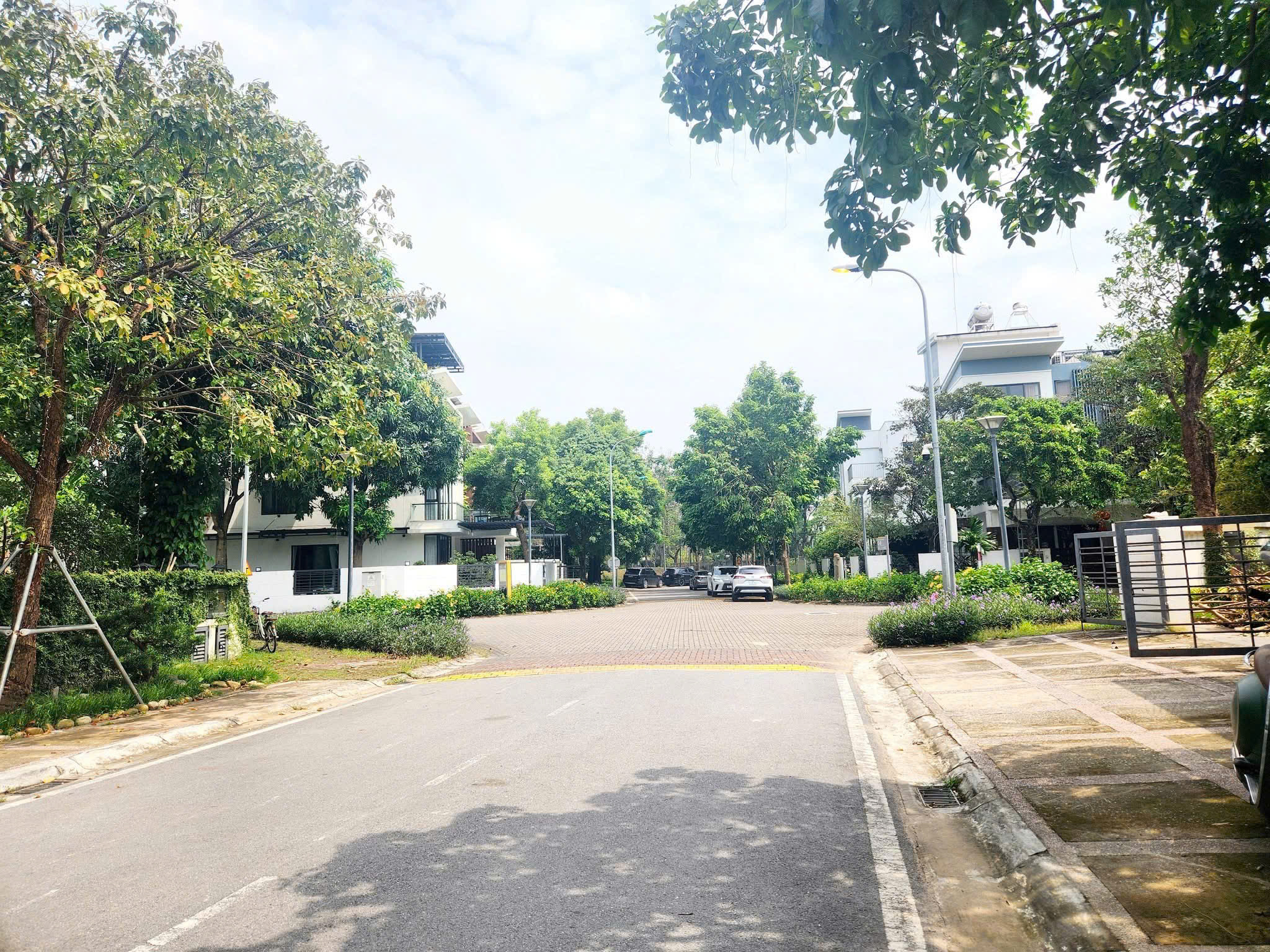  BÁN BIỆT THỰ GAMUDA GARDENS - 245M - MT 12.4M - NỘI THẤT ĐẲNG CẤP - GIÁ 84 TỶ 