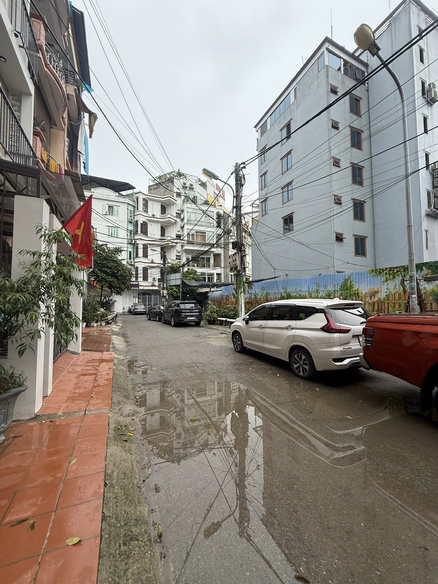 PHÂN LÔ VIP - Ôtô tránh Phố Trần Quốc Hoàn 90m/ 5Tầng/MT 8.4m 48 Tỷ, Dân trí cao 