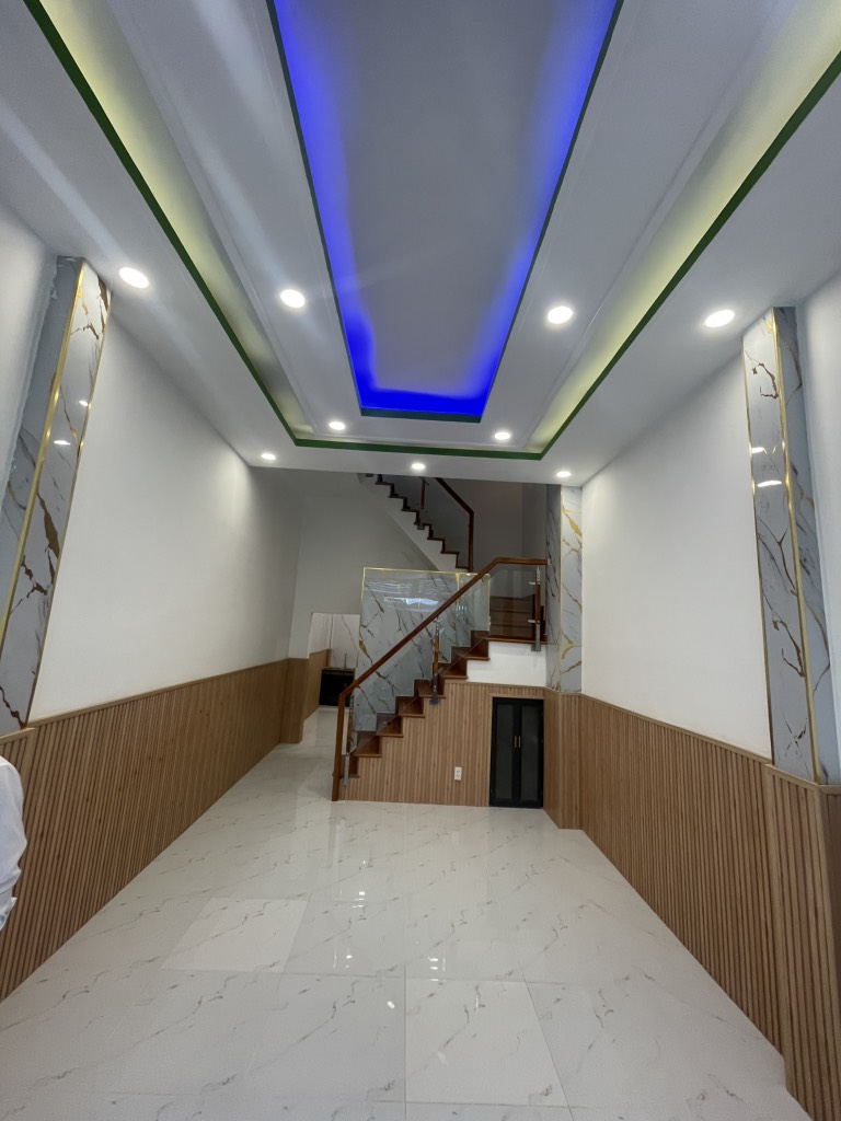  HOT, HIẾM, CẦN BÁN GẤP NHÀ MỚI [P4, Q8] DT: 39.5M2(3.6 X11.3M) 2T, 2PN, 2WC CHỈ 5.3 TỶ 