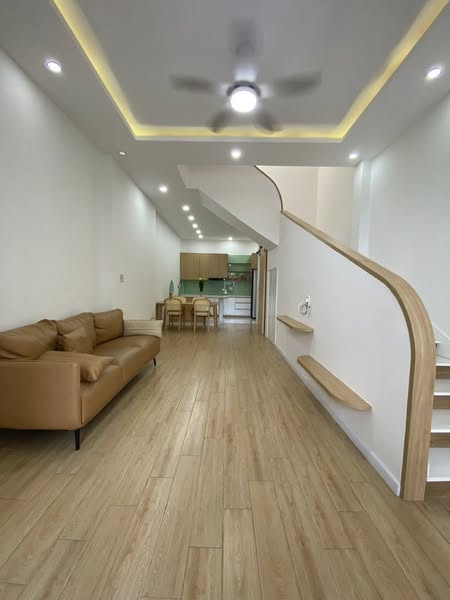  BÁN NHÀ 3 TẦNG ĐẸP – KHU TĐC VCN PHƯỚC HẢI – TRUNG TÂM NHA TRANG ???????? Giá cực tốt: Chỉ 5 TỶ 350 TRIỆU 