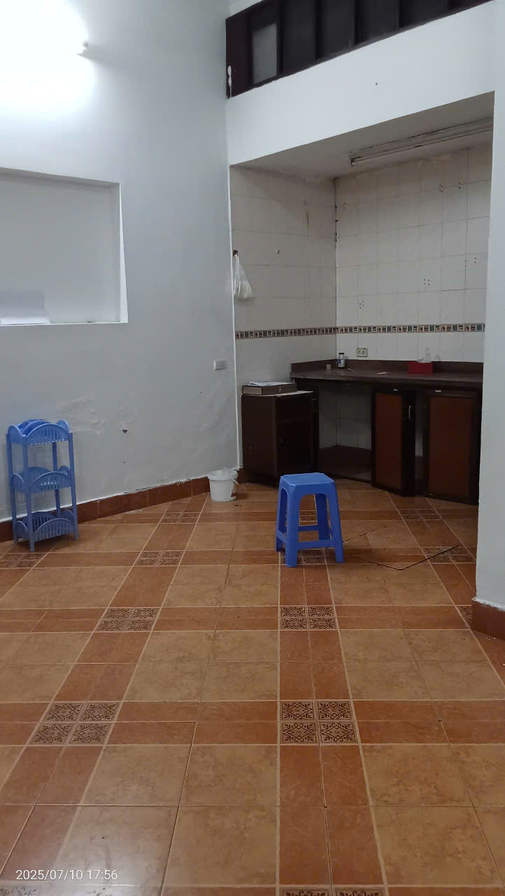  Cho thuê MBKD Ngõ ô tô Huỳnh Thúc Kháng, 72m2 x 4 tầng, MT 7.2m, 40 Triệu/th 