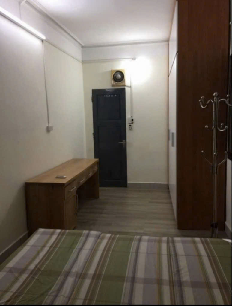  Cho thuê nhà Phố Liễu Giai, 4 tầng x 30m2, 2 ngủ, 2 WC, 12 Triệu ở hộ gđ, nhóm đi làm 