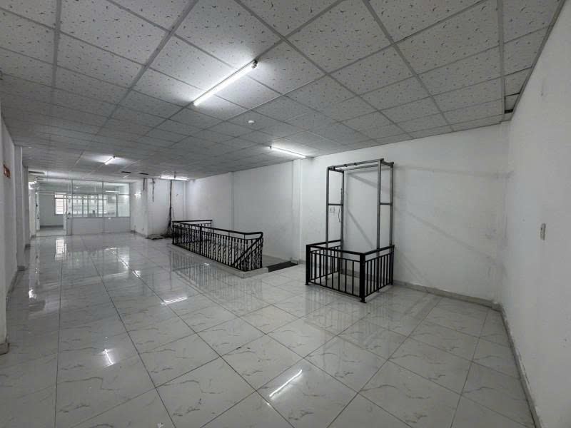  Bán nhà HXH Trịnh Đình Trọng - gần Âu cơ, Lạc Long Quân, 4,8x28m, 2 tầng cũ, 11,9 tỷ. 