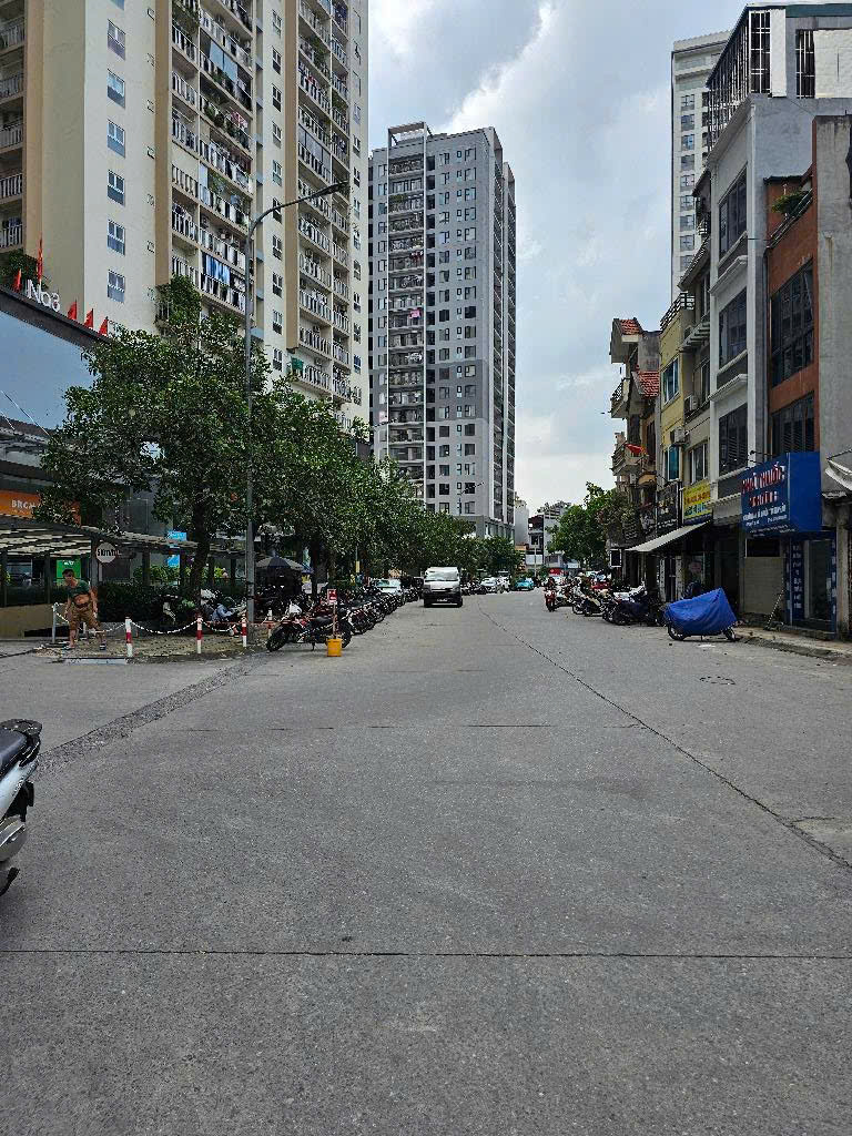  NGUYỄN SƠN,LONG BIÊN 70 tỷ 180m PHÂN LÔ Ô TÔ HAI MẶT TIỀN,KINH DOANH CHO THUÊ 