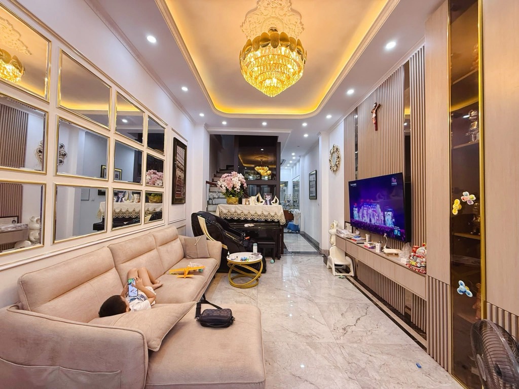  SIÊU PHẨM PHÂN LÔ – GARA Ô TÔ – THANG MÁY – 2 MẶT THOÁNG – TRẦN KHÁT CHÂN – 18 TỶ 