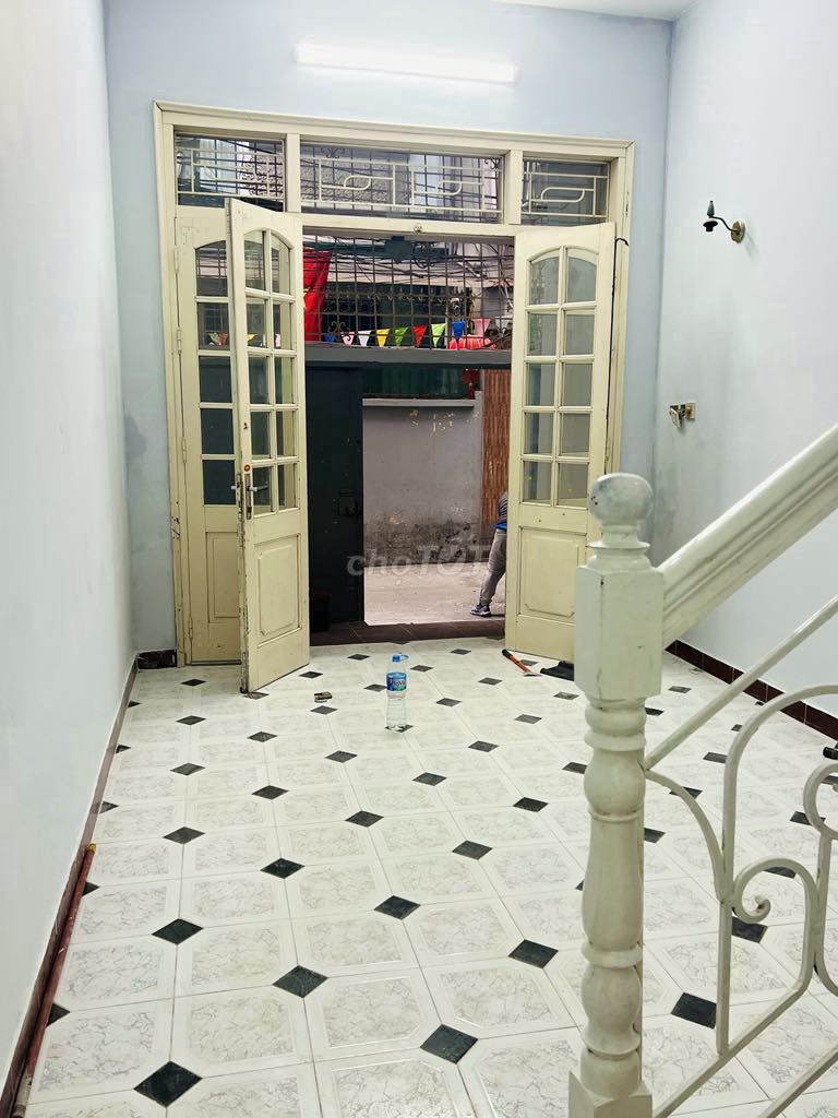 Cho thuê nhà 3 tầng, 3 phòng ngủ đường Bùi Ngọc Dương 