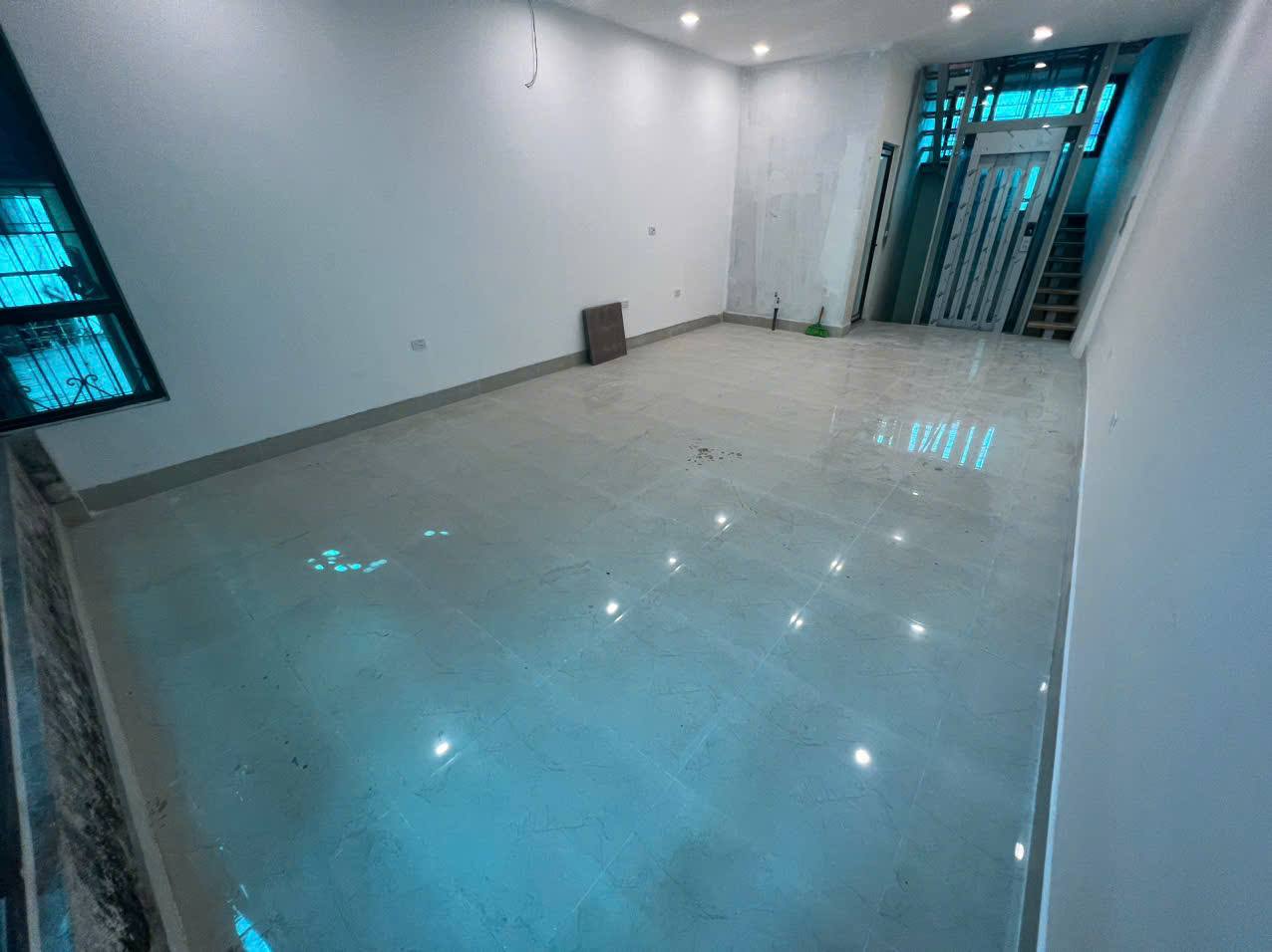  Cho thuê nhà ngõ Tôn Đức Thắng, 47 m2* 5 tầng, 4 ngủ, 5 vệ sinh, 22 Triệu 