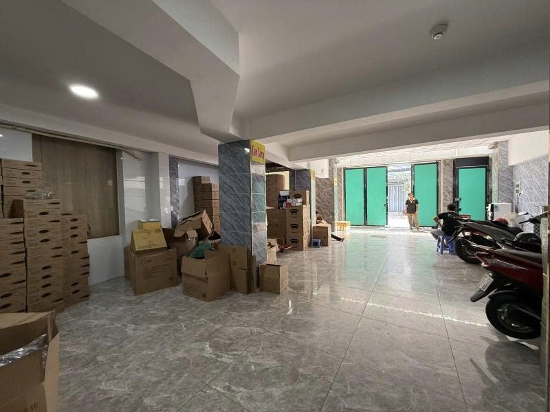  Bán tòa nhà Mặt tiền Đô Đốc Long - gần Tân Sơn Nhì, 8,5x21m, 6 Tầng - 6PN,  33 tỷ. 