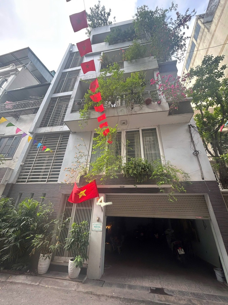  Bán nhà 6 tầng phố Lạc Trung, phân lô quan chức 6 tầng mặt tiền 8m giá 21 tỷ 