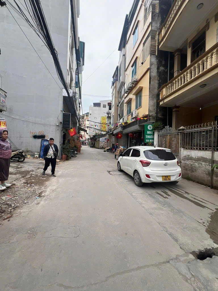  NHÀ TÂY TỰU BÁN ĐẤT TẶNG NHÀ – 63M2 – 3 TẦNG – CÁCH ĐH CÔNG NGHIỆP 200M  – Ô TÔ 7 CHỖ ĐỖ CỬA – GIÁ 7.9 TỶ 