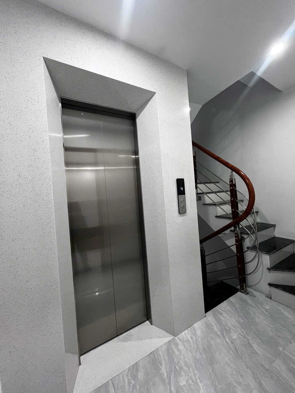 BÁN NHÀ ĐẸP VIỆT HƯNG - 32M² - 5 TẦNG - THANG MÁY, HƠN 7 TỶ 